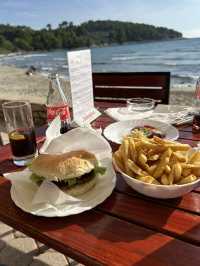 Where to Eat in Vela Pržina Beach: A Perfect Mediterranean Day