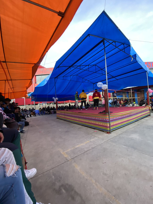 Bolivia Trip: The Strange Cholitas Show at La Paz
