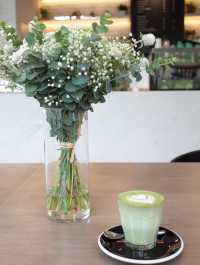 Shanghai | Cosy vibe of the coffee shop in Shanghai World Financial Center