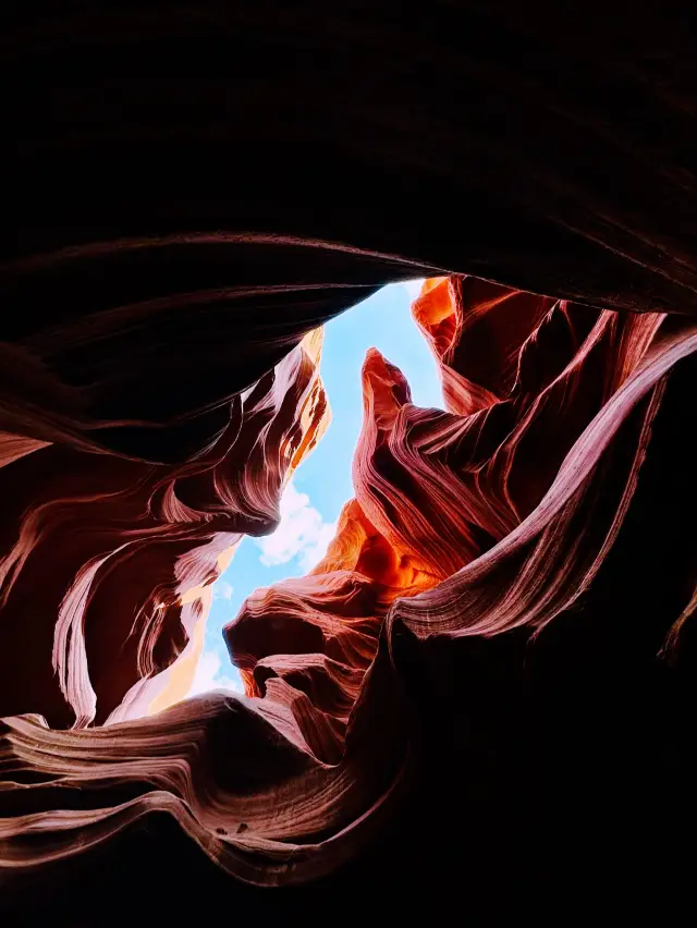 跳舞的光影：羚羊峽谷的魔力