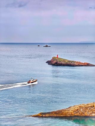  ESCAPE TO IBIZA - As a Backpacker