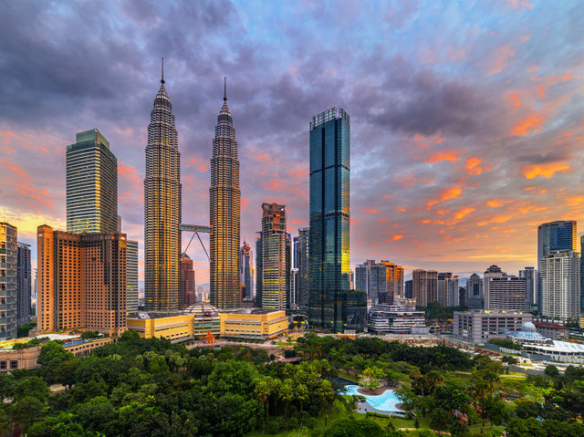 Uncover the Radiant Legends of Kuala Lumpur! ✨🌆