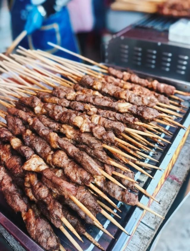 主打非遗庙會~人不少但是不會顯得擁擠！
