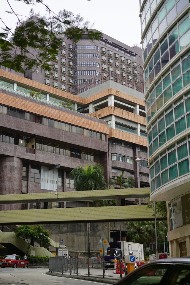 香港pk重慶 魔幻複雜主義街道