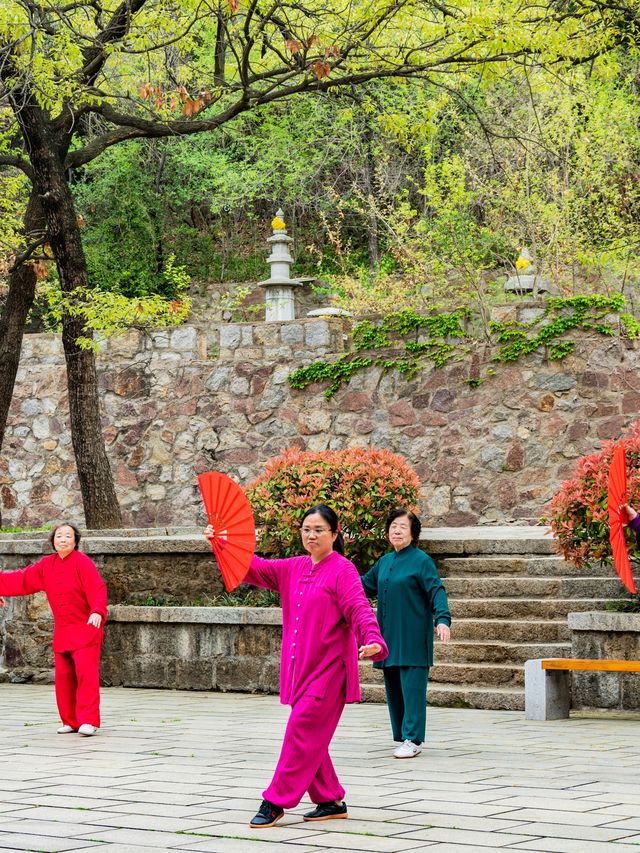 清晨六點登山連雲港孔望山是當地人的快樂老家