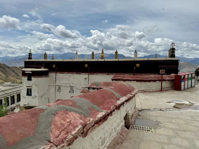 遊噶魯教三大寺一一哲蚌寺