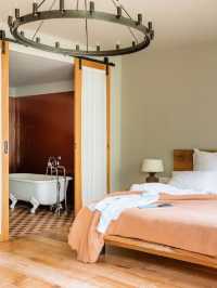 🌄✨ Georgia's Gem: Kazbegi's Luxe Mountain Retreat 🏔️🛌