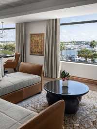 🌴 West Palm Beach's Top Stays: Cozy & Cultured 🏨✨