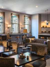 🌟 Pittsburgh's Hidden Gem: Renaissance Hotel! 🏨✨