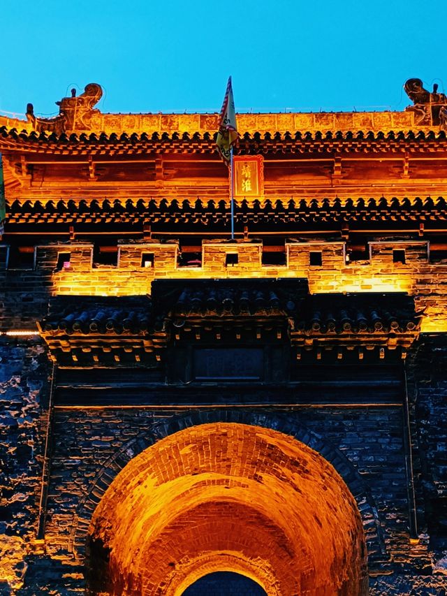 古城始建於宋代，擁有保存完好的古城牆和眾多歷史遺跡