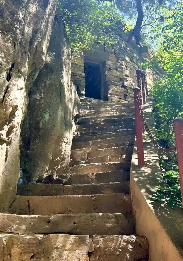 陽泉藏山——趙氏孤兒藏匿地。