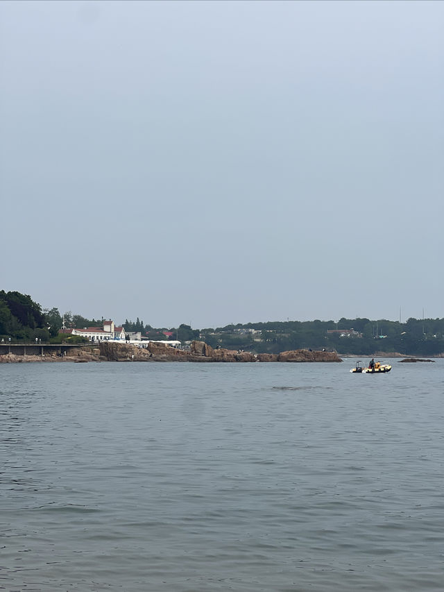 青島第二海水浴場，海邊的寶藏之地。