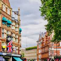 Duke of York square : King's Road City walk stroll.