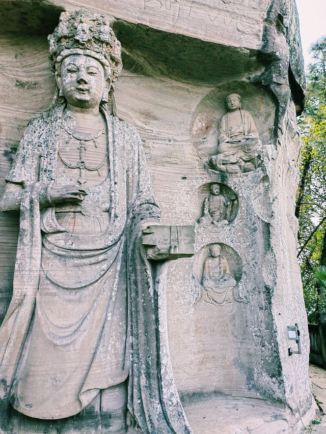 茗山寺探險指南：帶你走進神話與現實的交匯處。