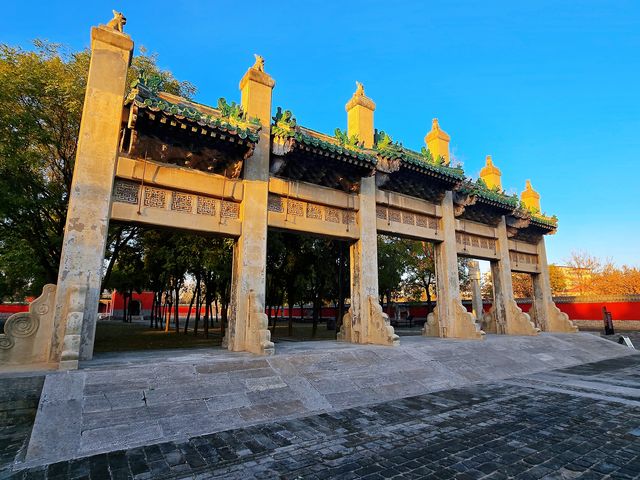 洹水河畔總統墓：袁林。