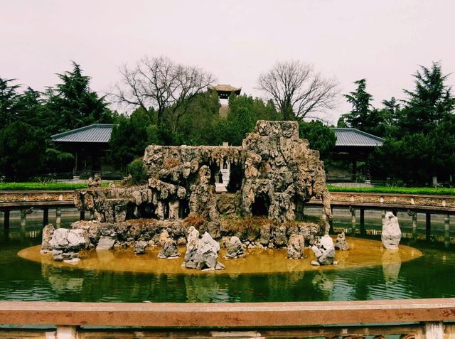 Enigmatic Feeling of Touching History: Maoling Mausoleum