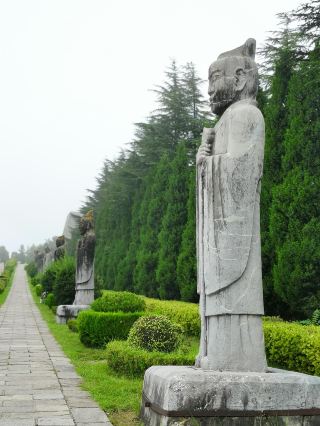 Qianling Mausoleum Travel Guide