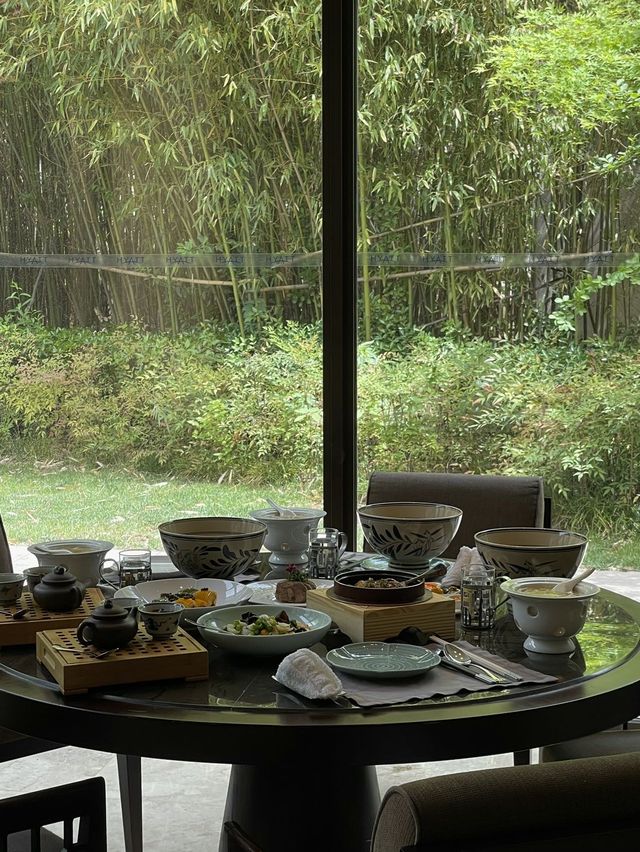 西安！喺充滿春意嘅湖畔中餐廳