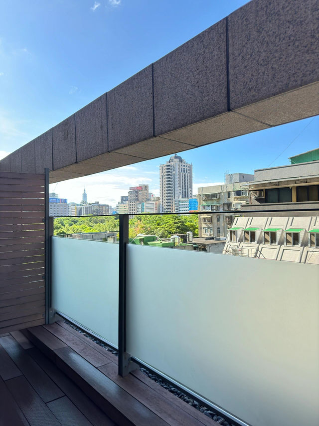 ✨台北晶華酒店｜躲進「泳池電影+早餐天堂」