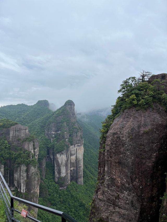 《在神仙居嘅雲端，同火山岩對話：一場地質迷嘅奇幻漂流》【