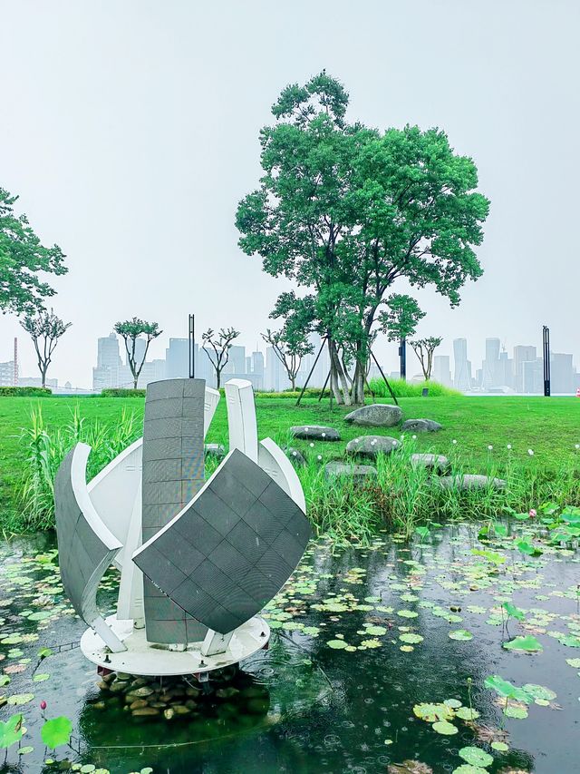 錢江三橋濱江東側，江景壯闊，步道優美