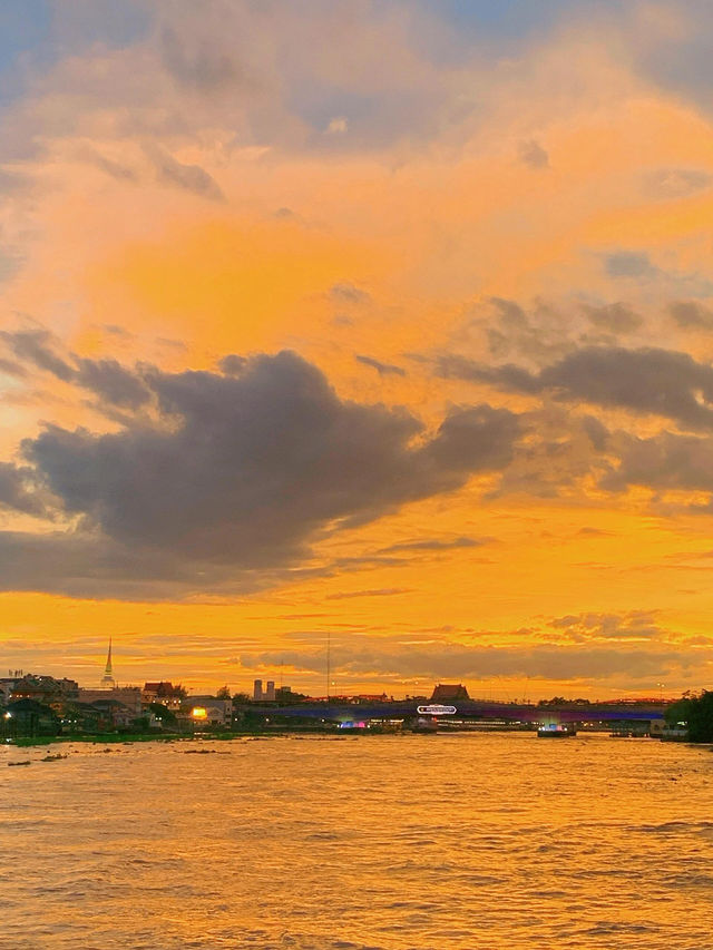 曼谷必收！40泰銖夜游湄南河攻略🌅搭落日飛船美到窒息！
