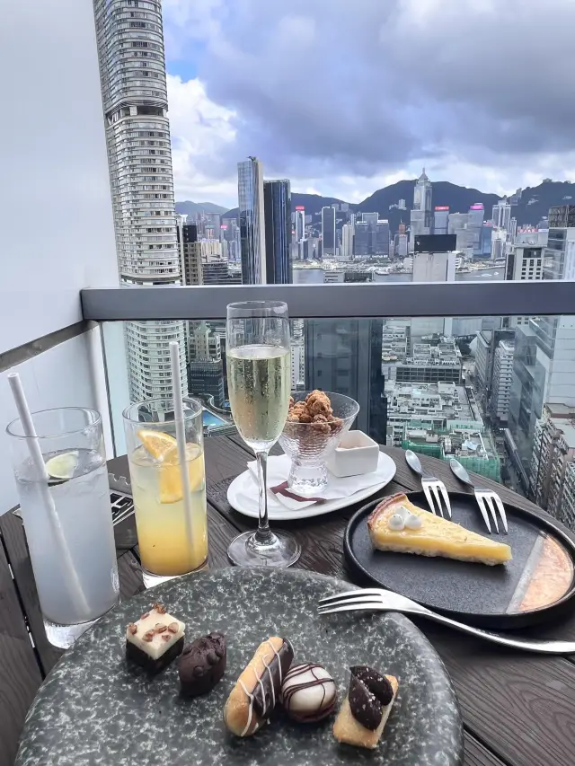 🌉香港必打卡!頂樓露台茶座俯瞰維港絕景,網美們衝啦!