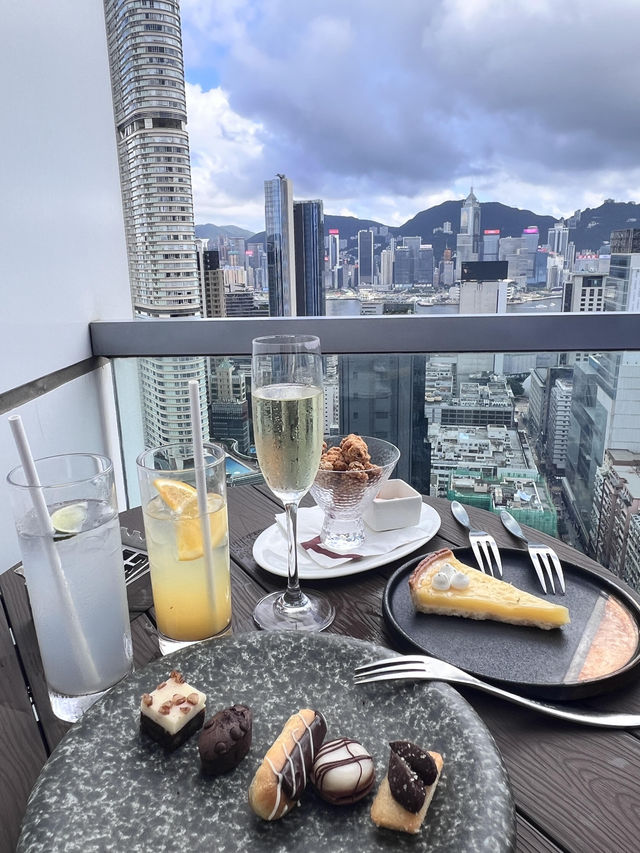 🌉香港必打卡！頂樓露台茶座俯瞰維港絕景，網美們衝啦！