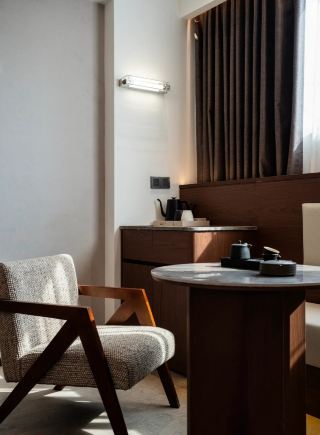 Newly Opened! Retro-Style Hotel with Great Value!