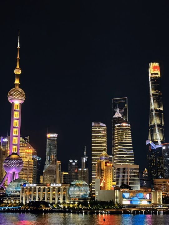 Shanghai never sleeps 