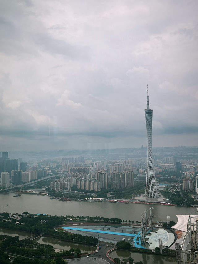 靚正探店 | 小蠻腰view配點心，太絕了