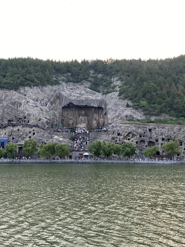 🪨✨ Exploring the Ancient Marvels of Longmen Grottoes 🇨🇳