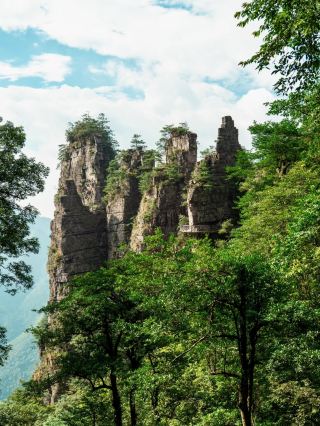 An elevator directly to the 23℃ fairyland at the mountain top! Yao ethnic secret realm + zero hiking guide