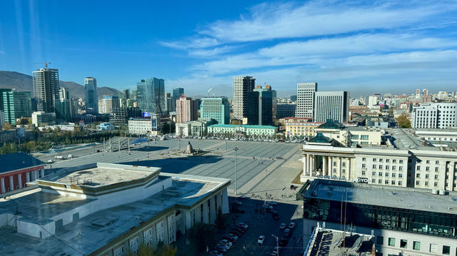 Centrally Located Hotel with Pleasant Amenities