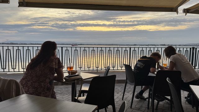 為期十六天嘅意大利之旅圓滿結束，我哋樂意為今次旅程以及我哋嘅導遊兼領隊小陸，給予五星滿分嘅評價！