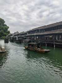 搖櫓舟聽雨眠！桐鄉烏鎮48h吃逛拍全攻略  煙雨江南的終極打開方式！ 青瓦白牆、石板巷弄