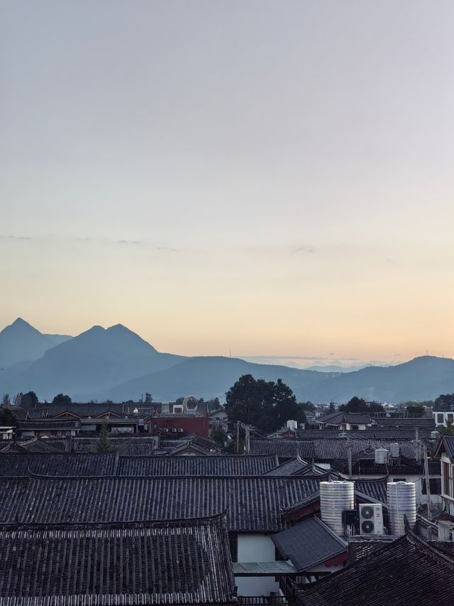閱山民宿：在古城屋脊與蒼山雲影間，邂逅一場詩意棲居