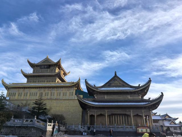 穿越雲海登峨眉探秘「武林第一山」