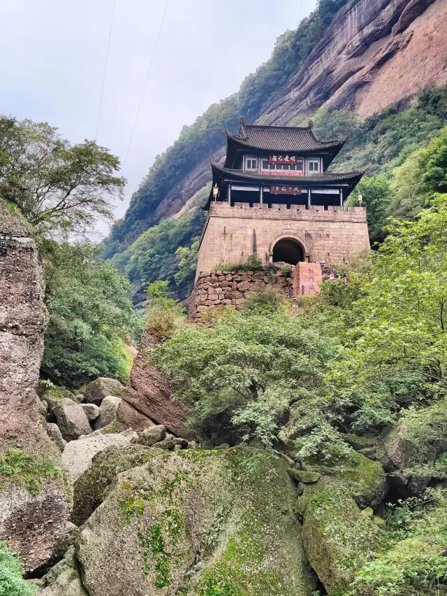 剣門関｜蜀道全体のロマンを秘めている