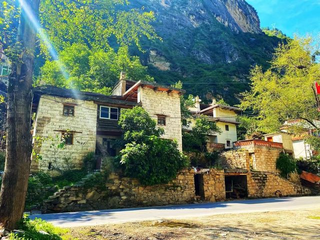 川西終極浪漫清單|將雪山、草原、星空都裝進夏天裡 川西終極浪漫清單|將雪山、草原、星空都裝進夏天裡