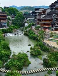 芙蓉鎮一日遊預算300元欣賞秘境瀑布