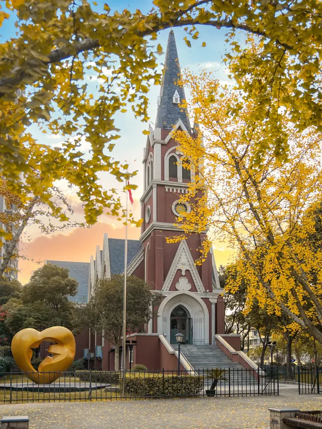 12.02實拍｜上海銀杏教堂已封神，可參觀