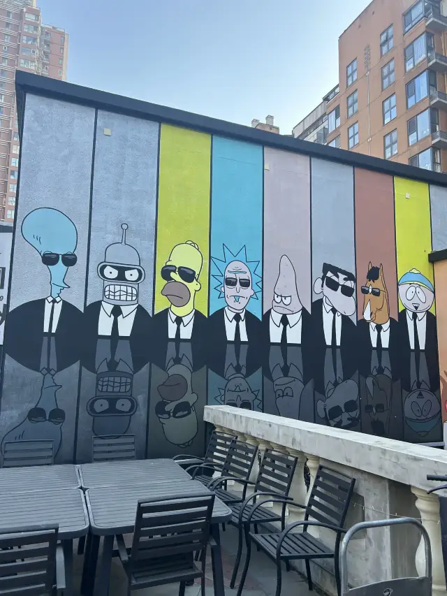  週末無人的街道彷彿走進了「西班牙」