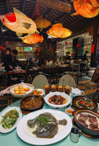 Who puts on a lion dance performance for a birthday party?! Only Fei Fu!