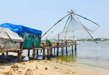 chinese fishing nets puthuvype beach Walk the World Series India: Kochi - Chinese Fishing Nets
