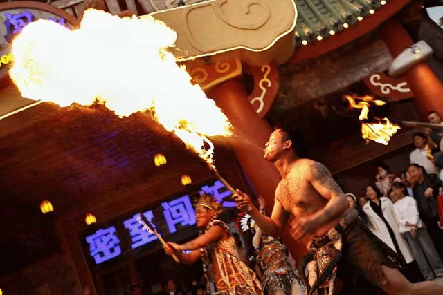 打卡四川首個沉浸式演藝小鎮|夢回青城 打卡四川首個沉浸式演藝小鎮|夢回青城