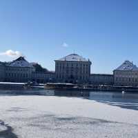 雪のニンフェンブルク城