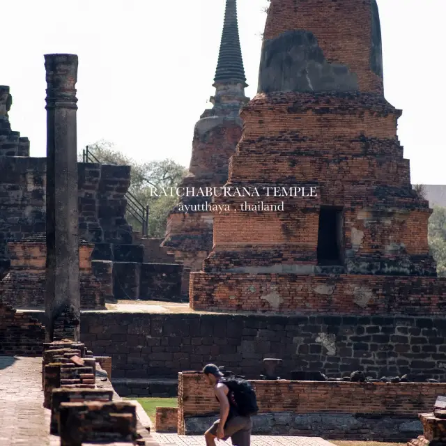 ไหว้พระที่วัดราชบูรณะ อยุธยา 