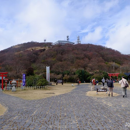 ชมวิวงามระดับโลกที่ยอดภูเขาไฟ Mt. Tsurumi ใน Beppu