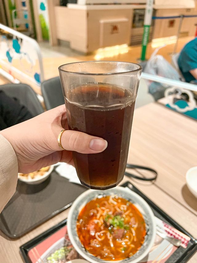 ร้านบะหมี่เนื้อในสนามบินเถาหยวน